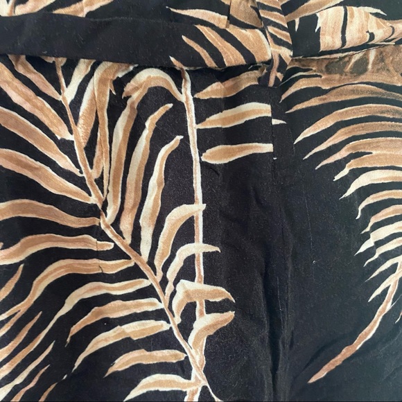 Palm leaf pattern high waist shorts - US 4 - Picture 2 of 6